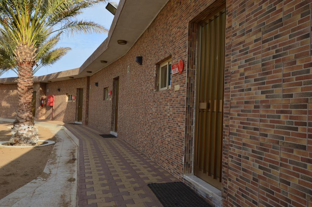 Al Ahmadi Plaza Resort Janbu Kültér fotó